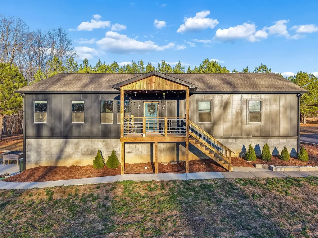 9681 Bud Qurriel Road Bon Aqua TN 37025