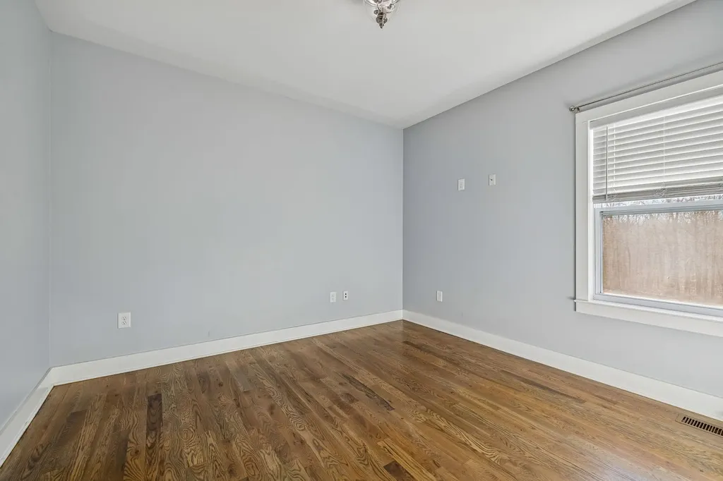 9681 Bud Qurriel Road Bon Aqua TN 37025