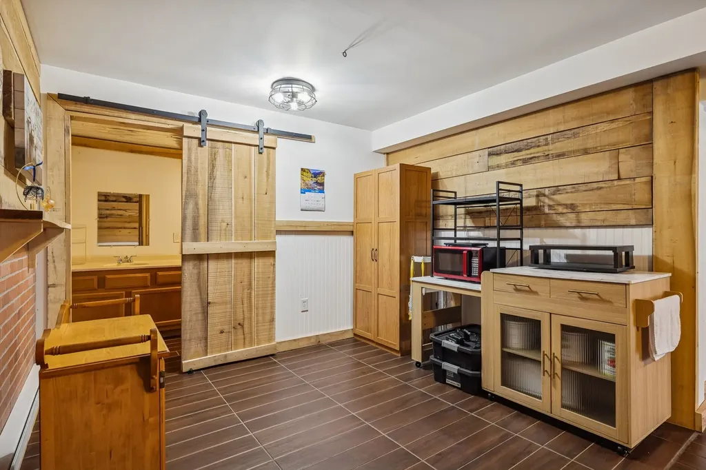 9681 Bud Qurriel Road Bon Aqua TN 37025