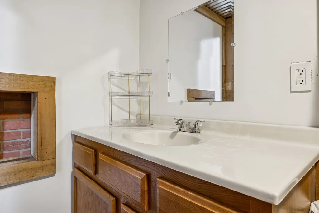 9681 Bud Qurriel Road Bon Aqua TN 37025