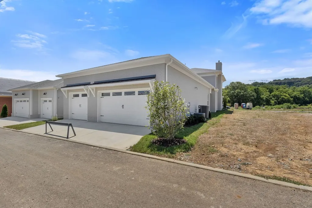 7051 Kinderhook Road Nashville TN 37221