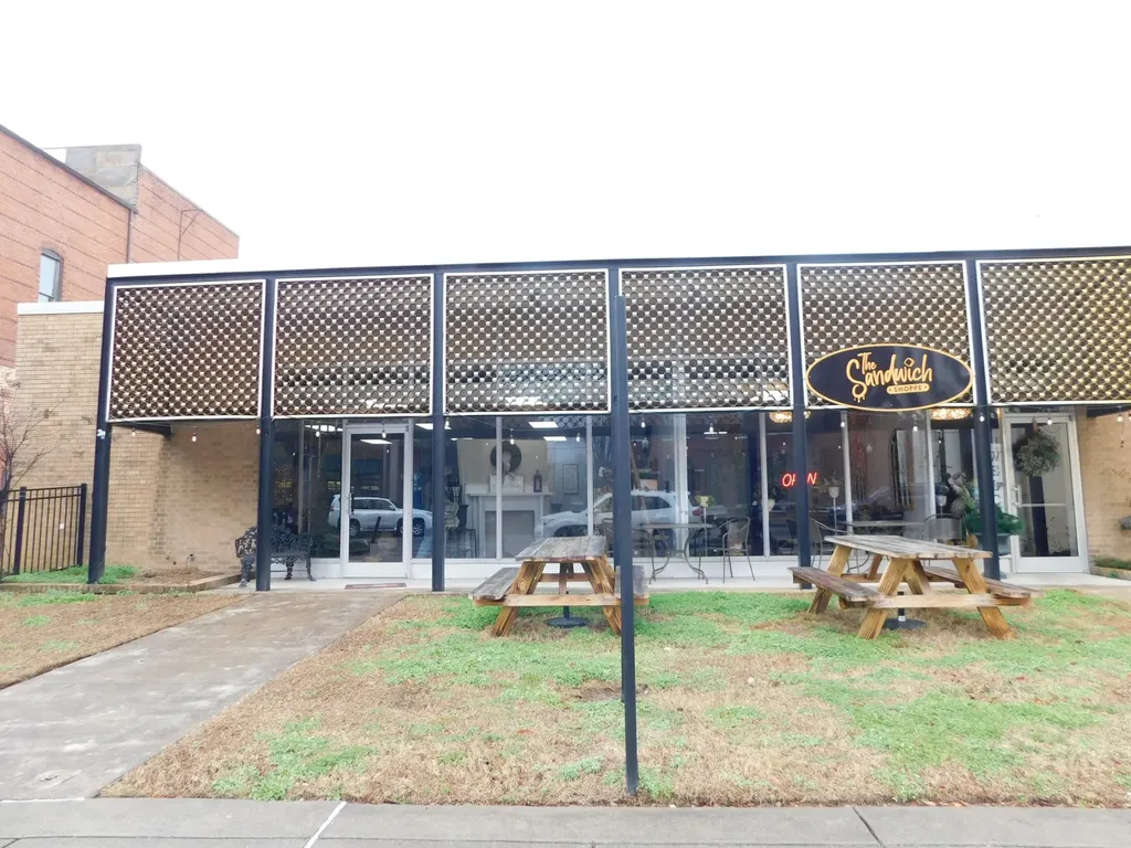 134 E Main Street Gallatin TN 37066