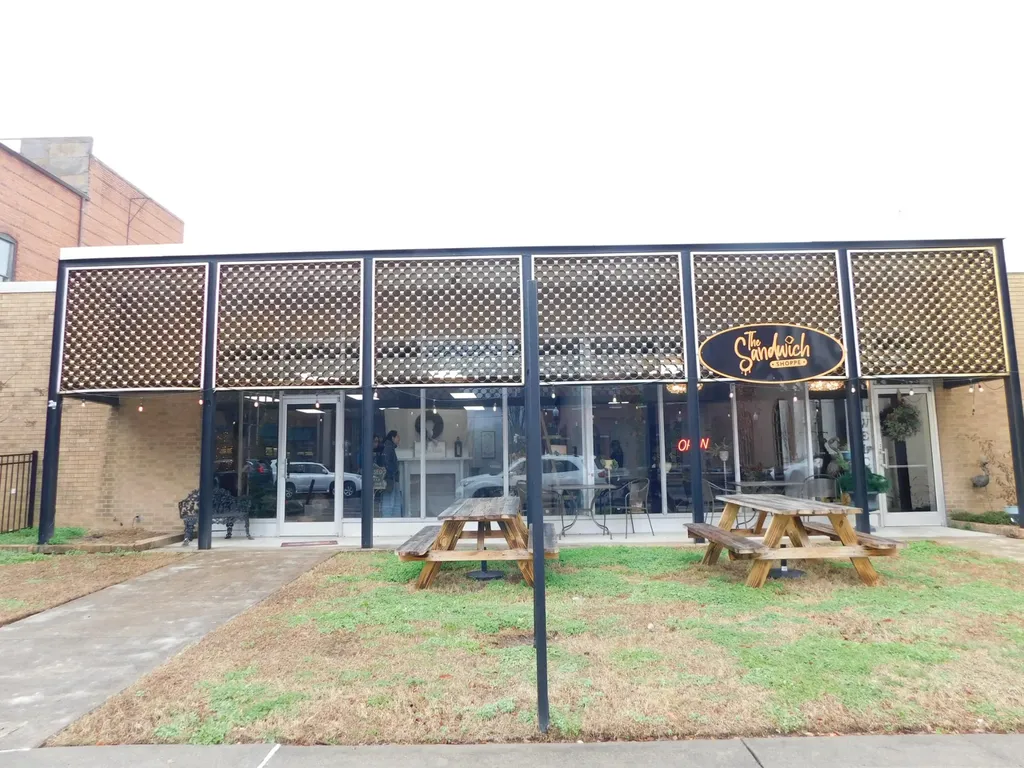 134 E Main Street Gallatin TN 37066
