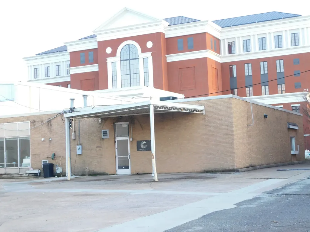 134 E Main Street Gallatin TN 37066