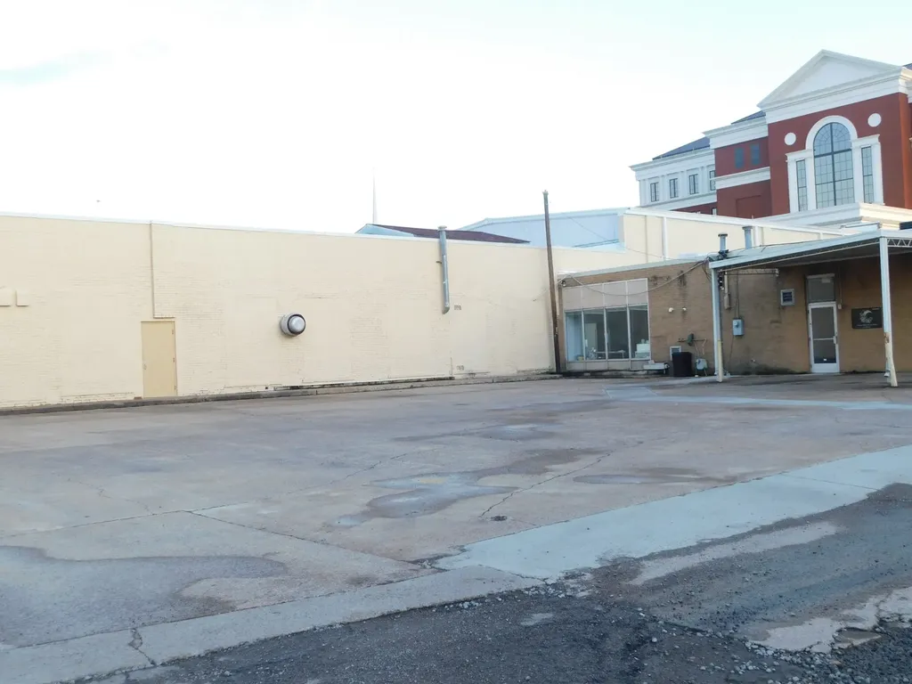 134 E Main Street Gallatin TN 37066