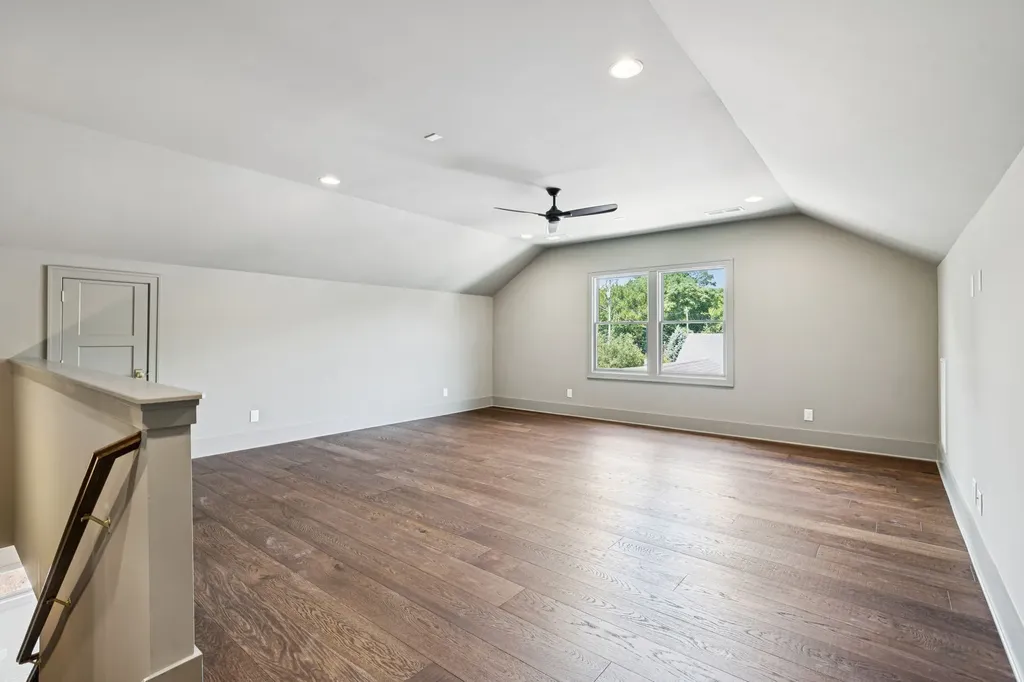 214 38th Ave, N Nashville TN 37209