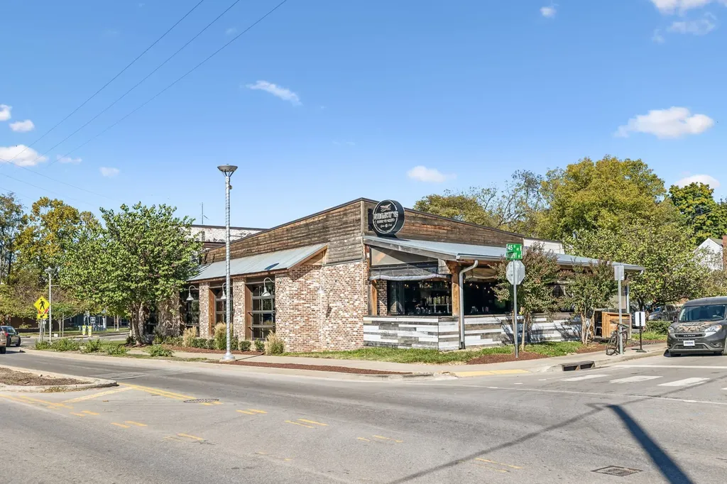 214 38th Ave, N Nashville TN 37209