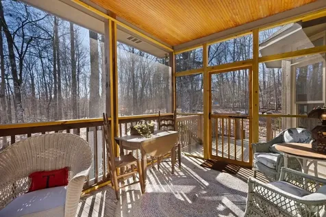 2046 Lakeshore Drive Monteagle TN 37356