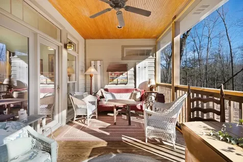 2046 Lakeshore Drive Monteagle TN 37356