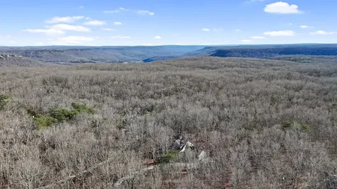 2046 Lakeshore Drive Monteagle TN 37356
