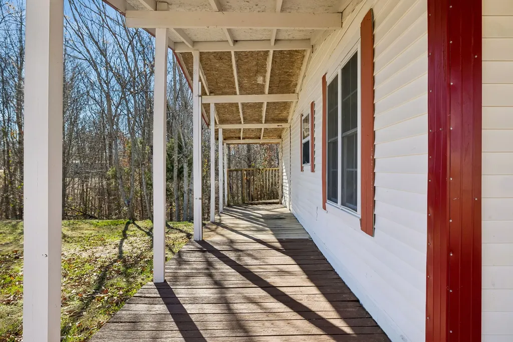 1053 Pack Road White Bluff TN 37187