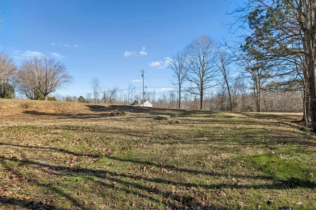 1053 Pack Road White Bluff TN 37187