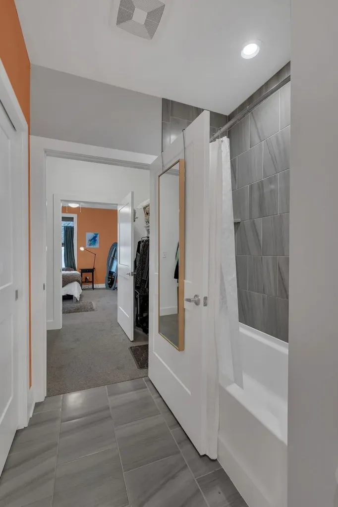 519 27th Ave, N Nashville TN 37209