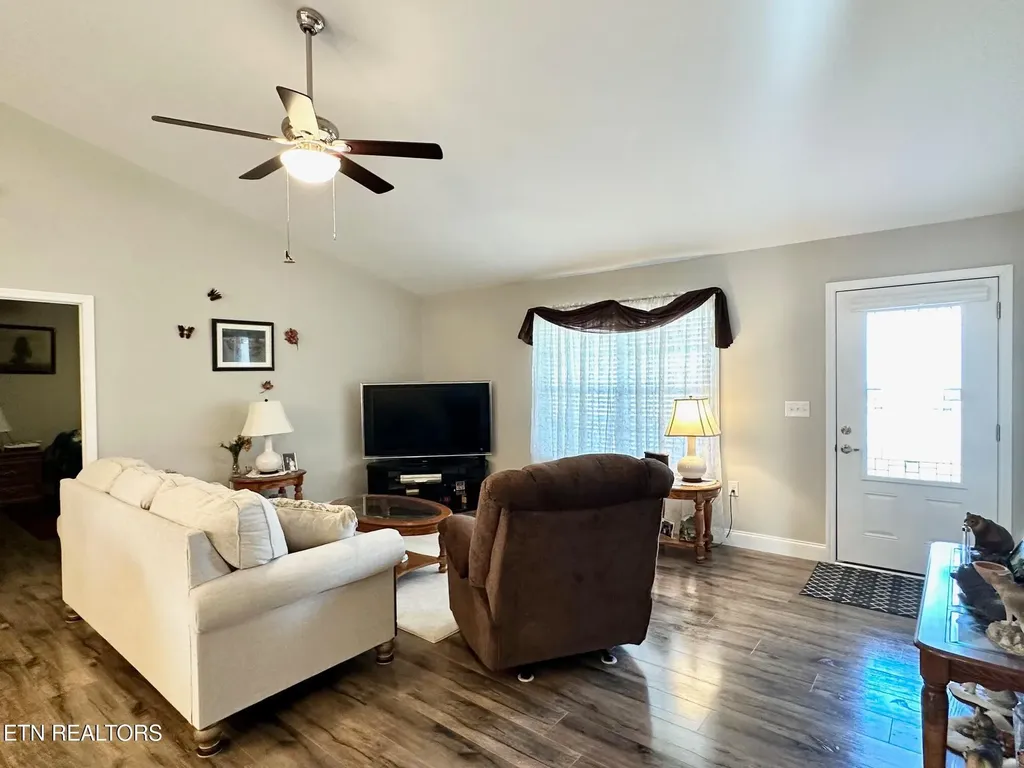 63 Whitetail Run Crossville TN 38555