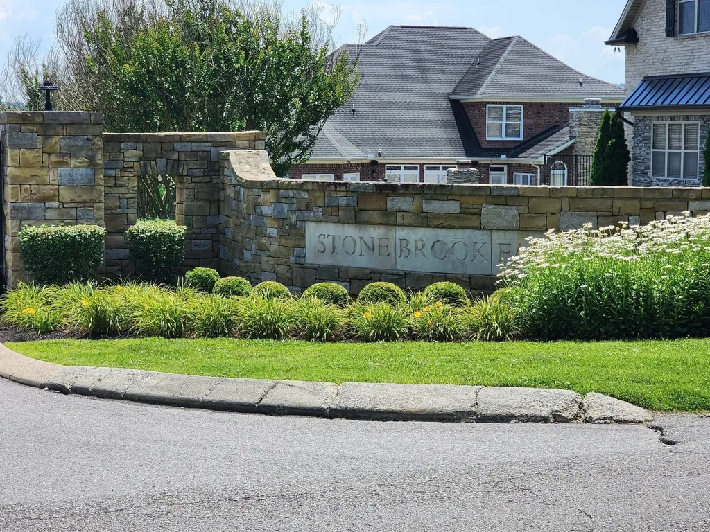 813 Stonebrook Drive Lebanon TN 37087