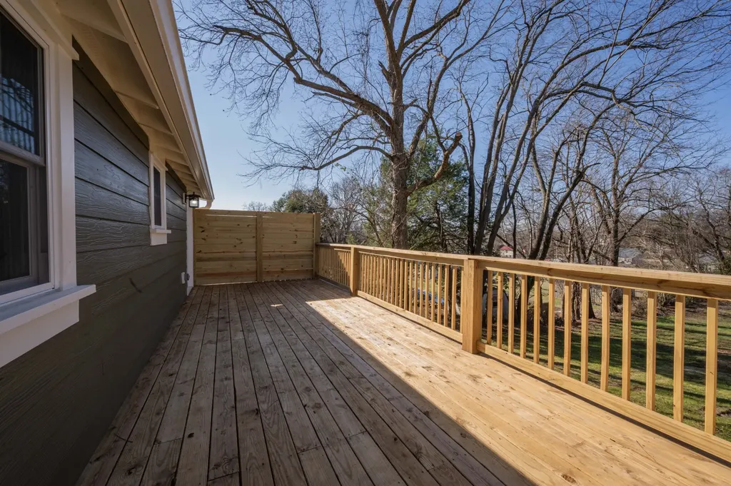 643 North Spring Street Mcminnville TN 37110