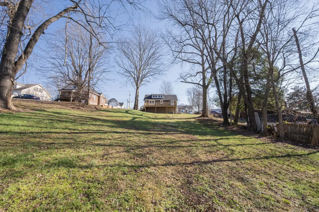 643 North Spring Street Mcminnville TN 37110