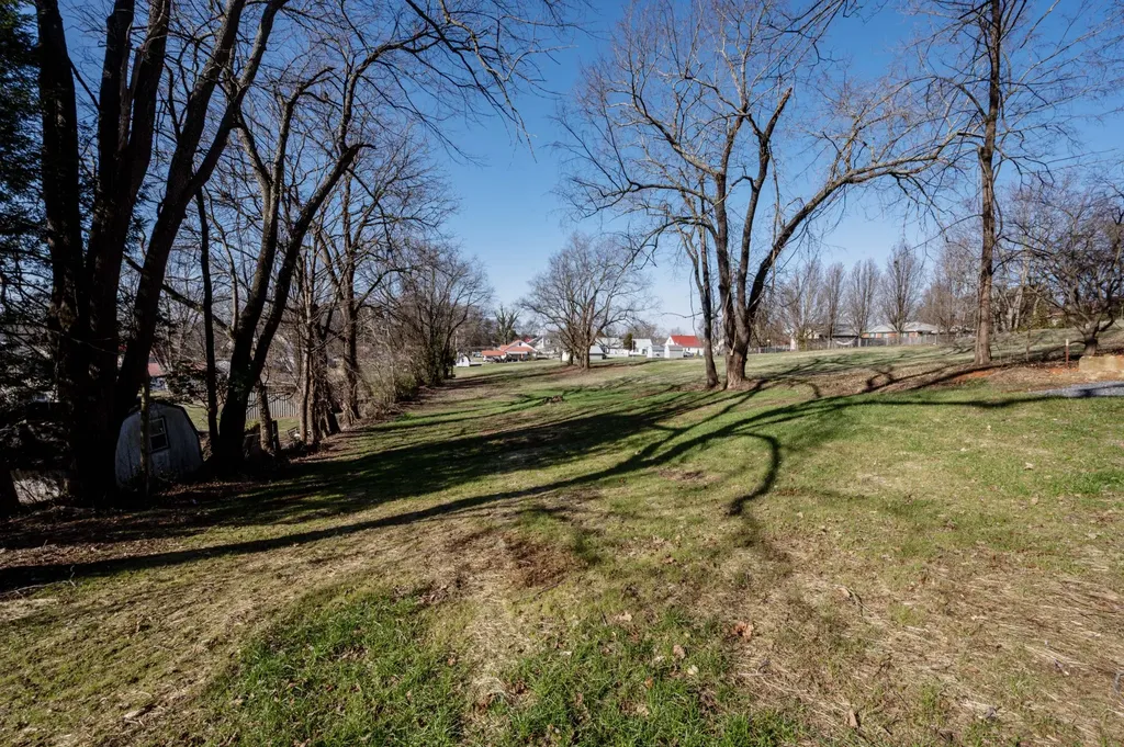 643 North Spring Street Mcminnville TN 37110