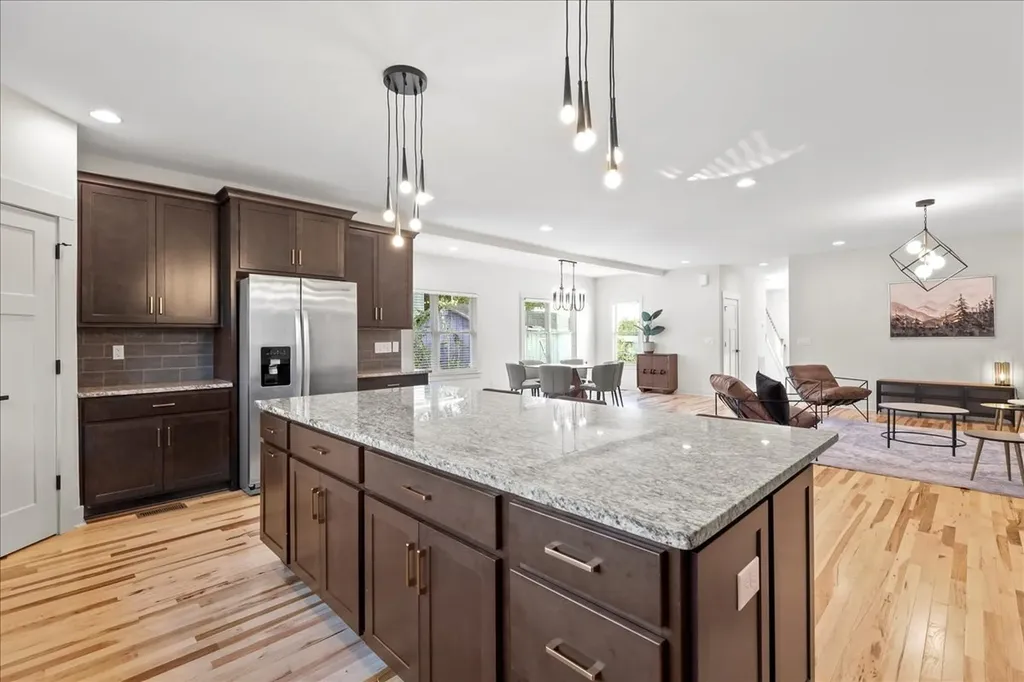 1229 N Avondale Circle Nashville TN 37207