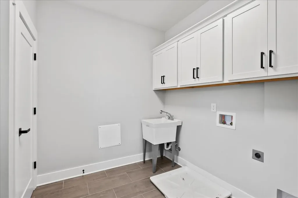 1227 N Avondale Circle Nashville TN 37207
