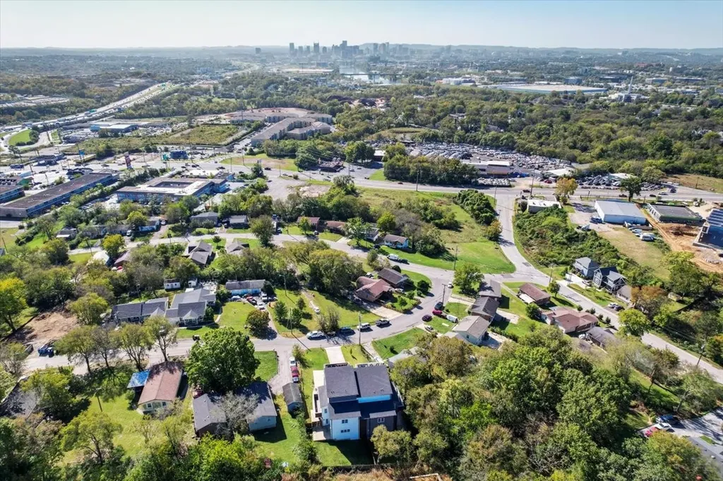 1227 N Avondale Circle Nashville TN 37207