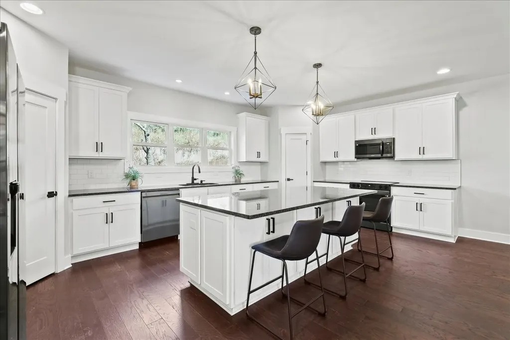 1227 N Avondale Circle Nashville TN 37207