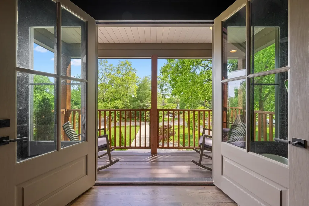 1706B Stokes Lane Nashville TN 37215