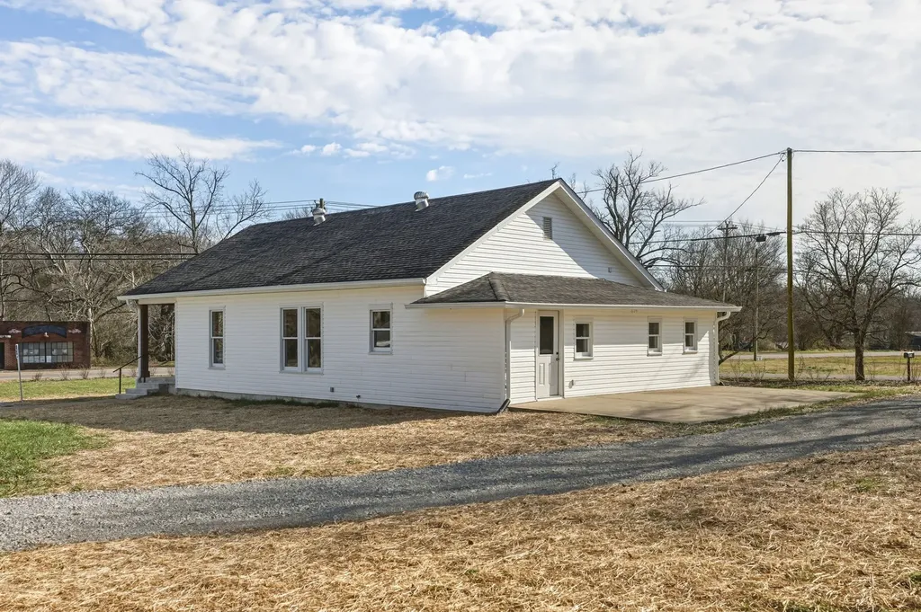 6604 2nd Street College Grove TN 37046
