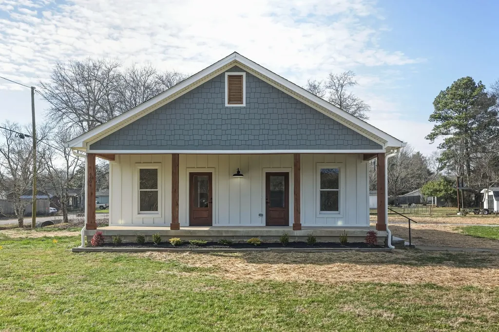 6604 2nd Street College Grove TN 37046