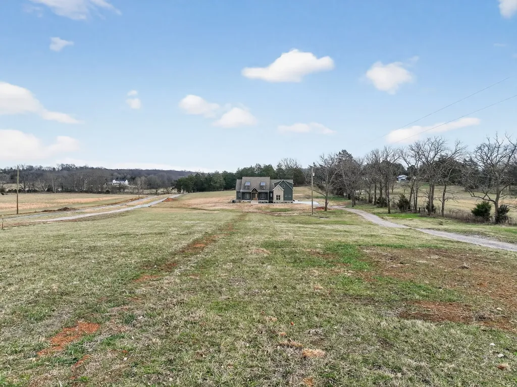8187 Cainsville Road Lebanon TN 37090