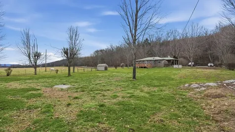 7610 Sr 50 Pelham TN 37366