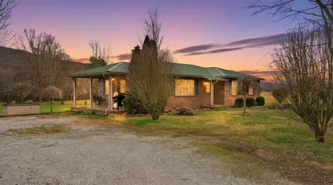 7610 Sr 50 Pelham TN 37366
