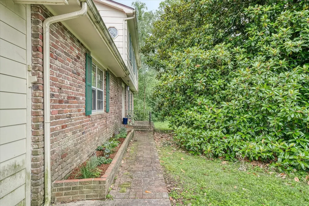 1025 N Maple Avenue Cookeville TN 38501