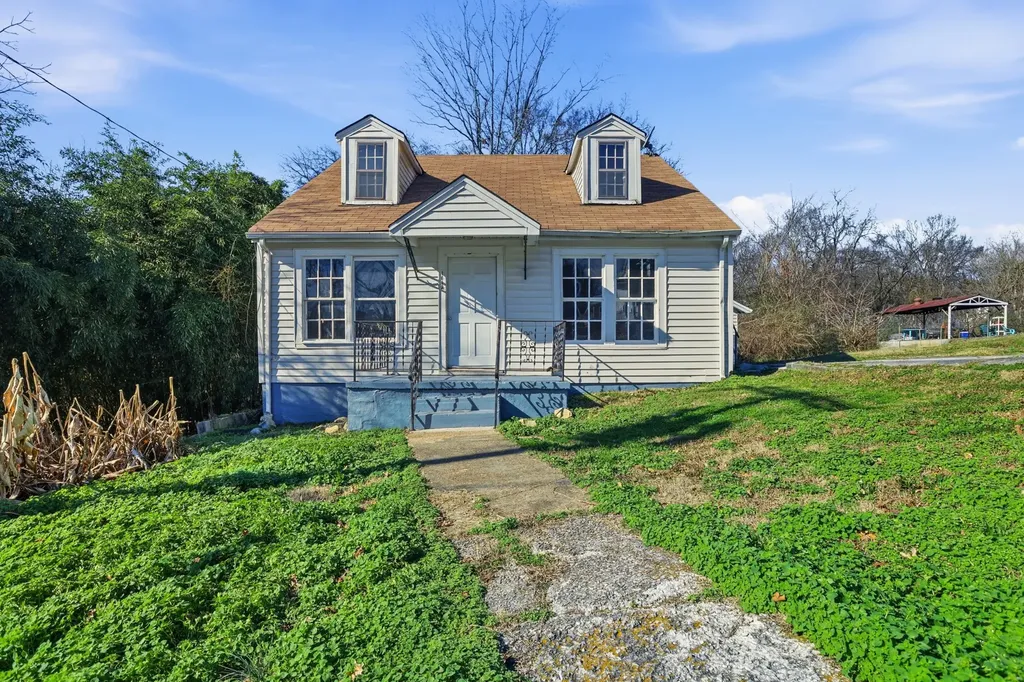 1612 Columbia Avenue Columbia TN 38401
