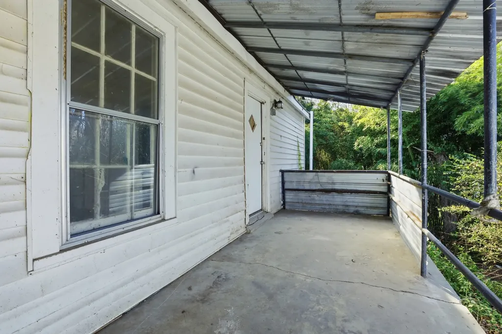 1612 Columbia Avenue Columbia TN 38401