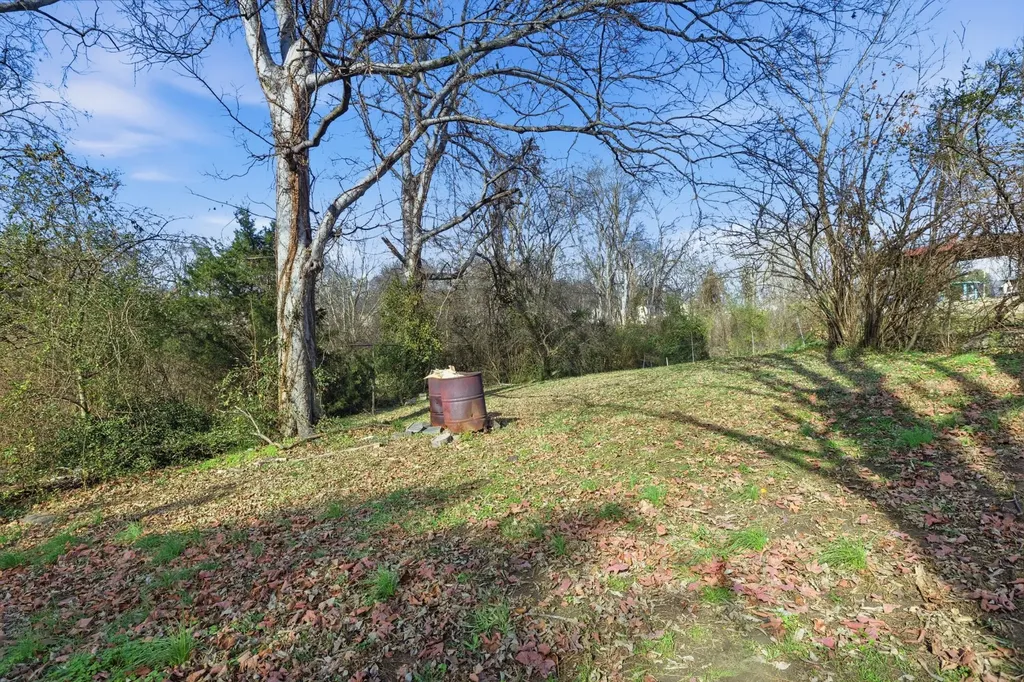 1612 Columbia Avenue Columbia TN 38401