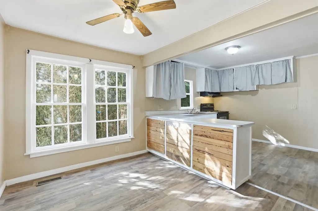 1612 Columbia Avenue Columbia TN 38401