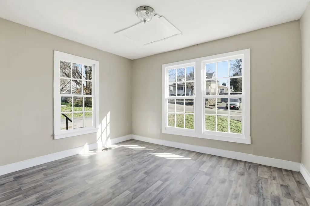 1612 Columbia Avenue Columbia TN 38401