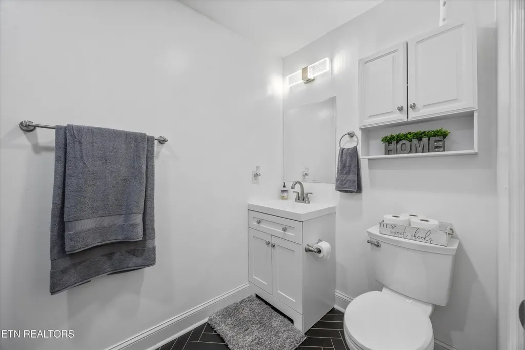 100 Foster Drive Lenoir City TN 37772