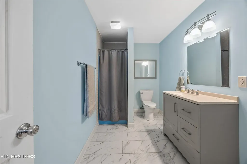 100 Foster Drive Lenoir City TN 37772