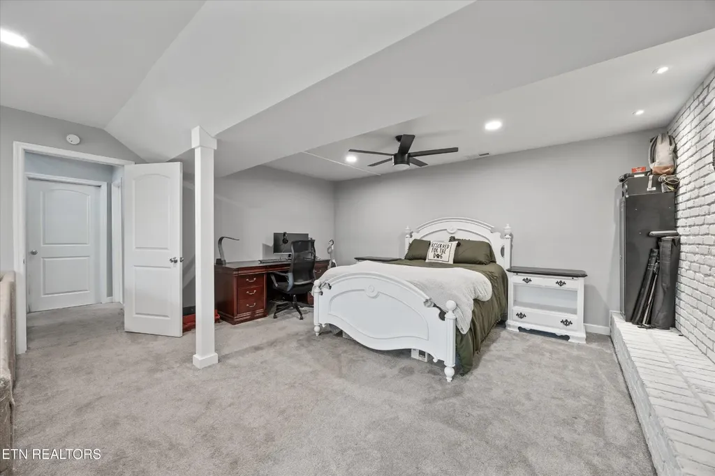 100 Foster Drive Lenoir City TN 37772