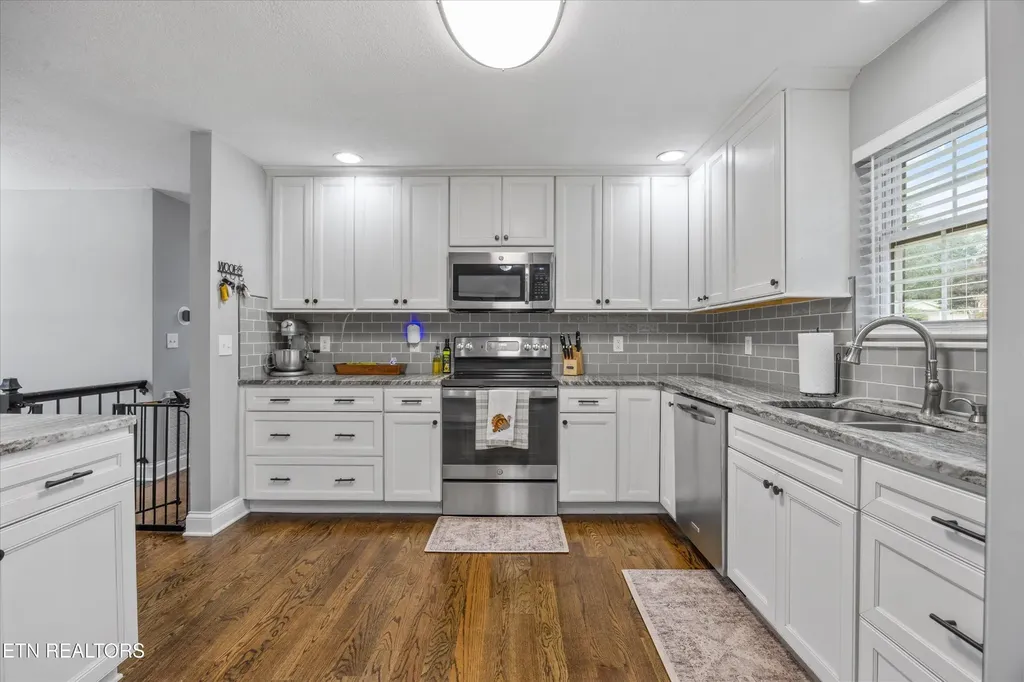 100 Foster Drive Lenoir City TN 37772