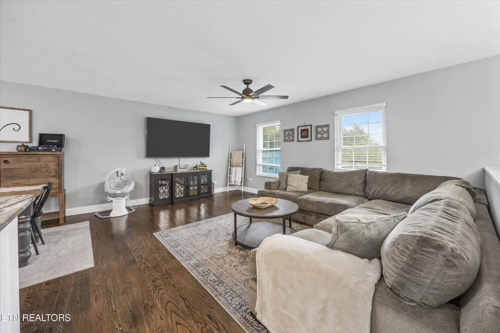 100 Foster Drive Lenoir City TN 37772