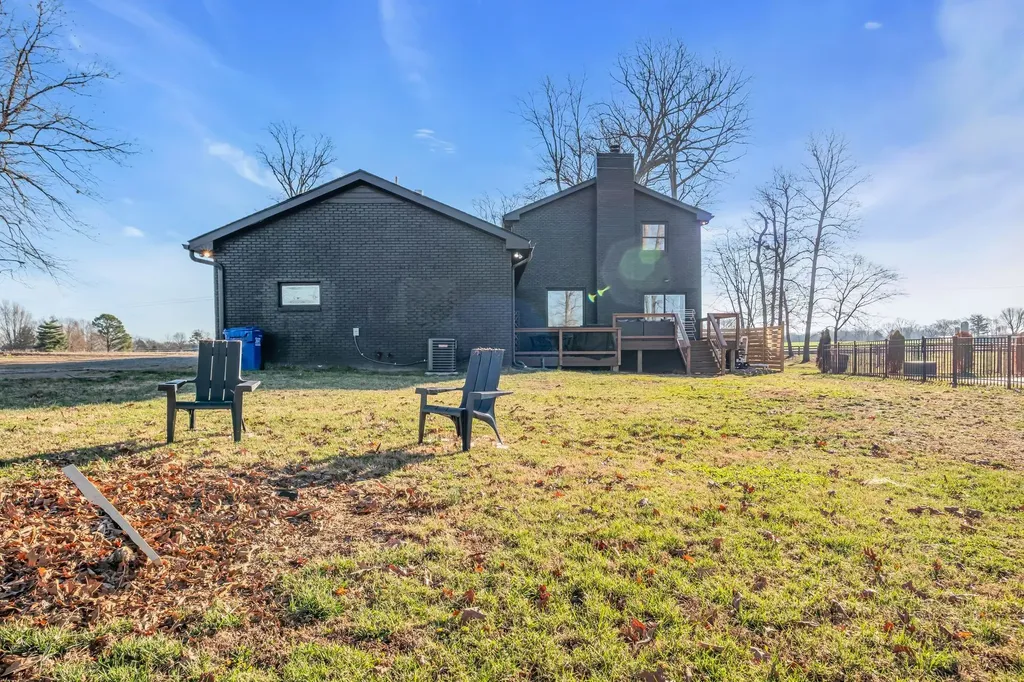 1447 Maxwell Branch Road Cottontown TN 37048