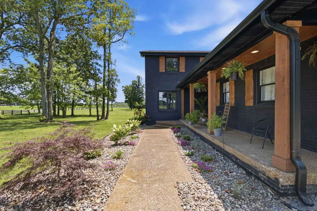 1447 Maxwell Branch Road Cottontown TN 37048