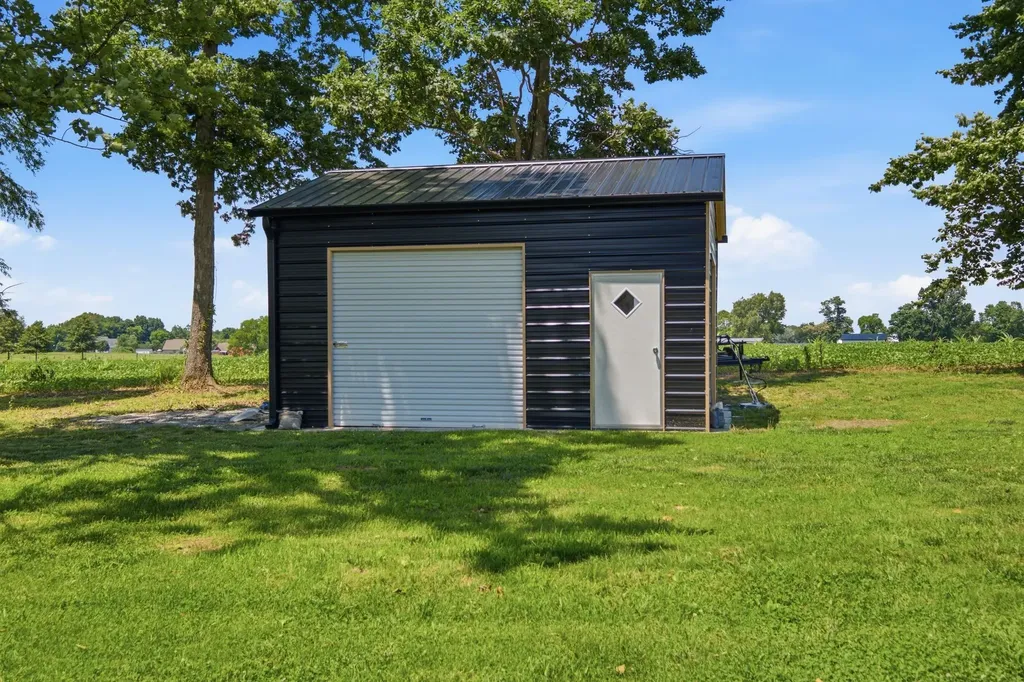 1447 Maxwell Branch Road Cottontown TN 37048