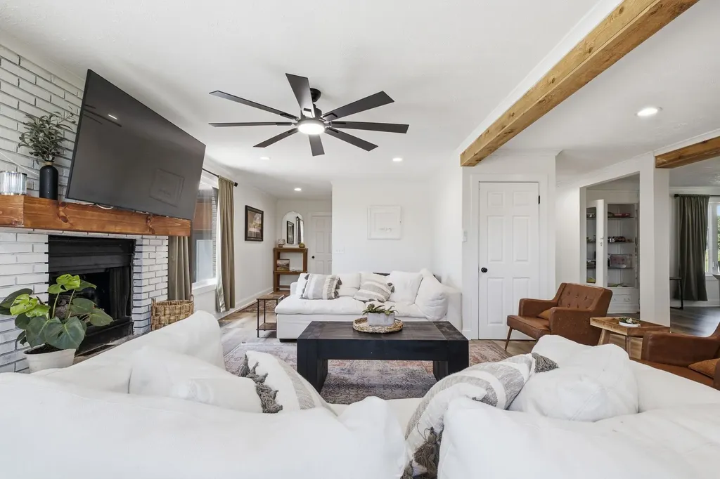 1447 Maxwell Branch Road Cottontown TN 37048