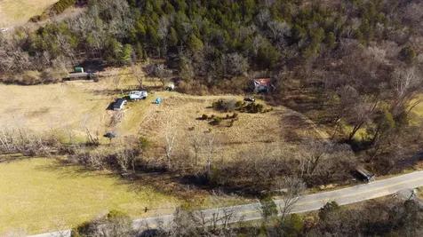 0 85 E Of Old S #R, E Gainesboro TN 38562