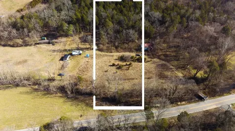 0 85 E Of Old S #R, E Gainesboro TN 38562