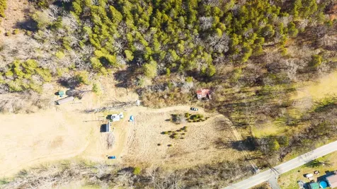 0 85 E Of Old S #R, E Gainesboro TN 38562